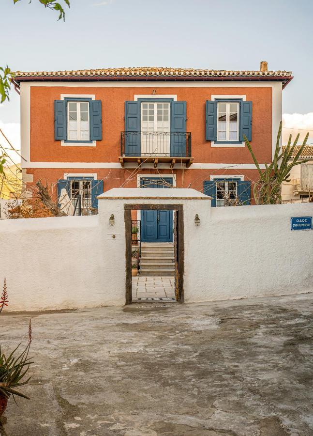 The 1813 Painter'S Villa By Neuvel Galaxidi Exterior photo