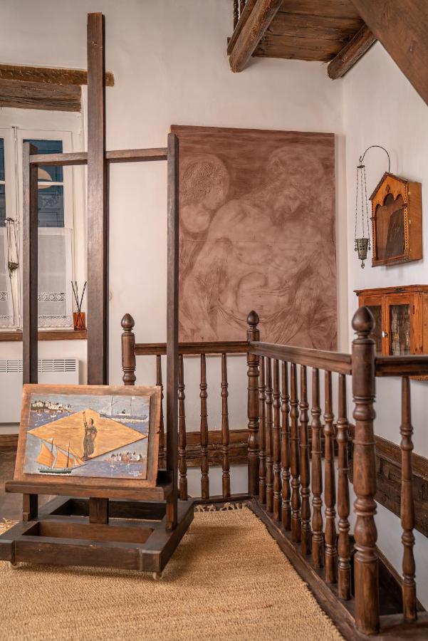 The 1813 Painter'S Villa By Neuvel Galaxidi Exterior photo