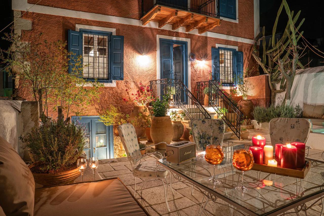 The 1813 Painter'S Villa By Neuvel Galaxidi Exterior photo